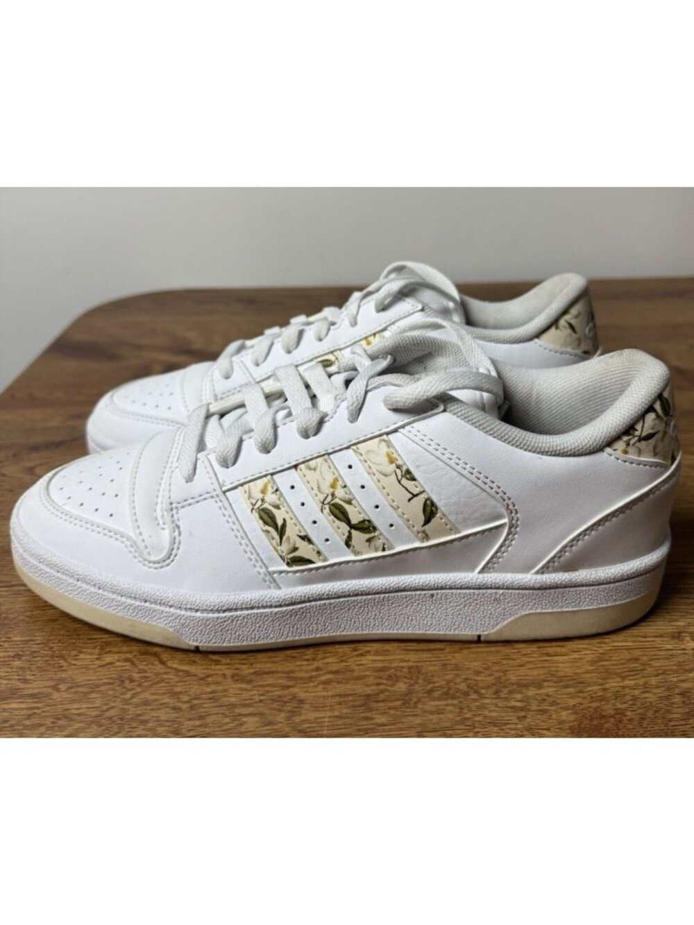 Adidas Women's Break Start Low, White/Cream White/White, Size 8 Magnolias JR1477